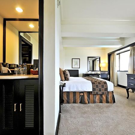 Intercontinental Manila Hotel Makati City Room photo