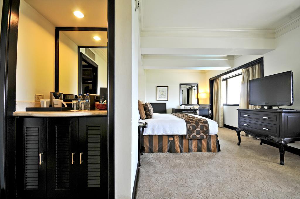 Intercontinental Manila Hotel Makati City Room photo