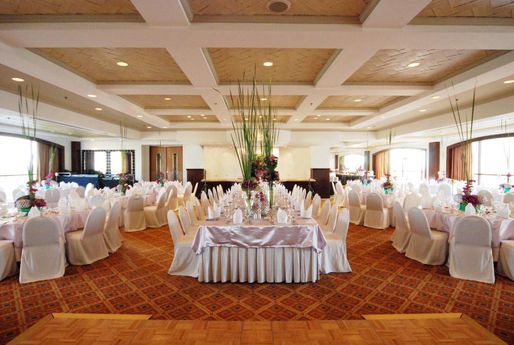 Intercontinental Manila Hotel Makati City Exterior photo